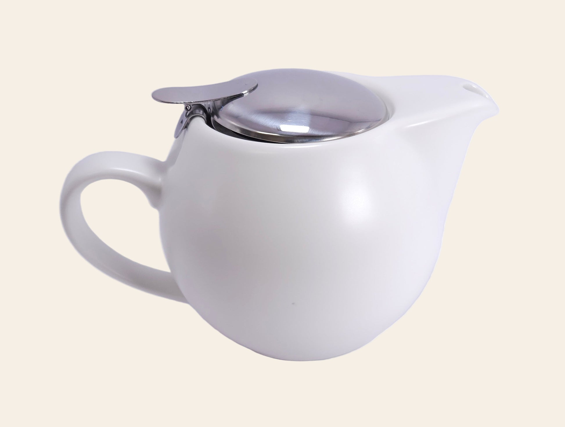 Théière compacte 500 ml en céramique blanche avec filtre pour thé en vrac