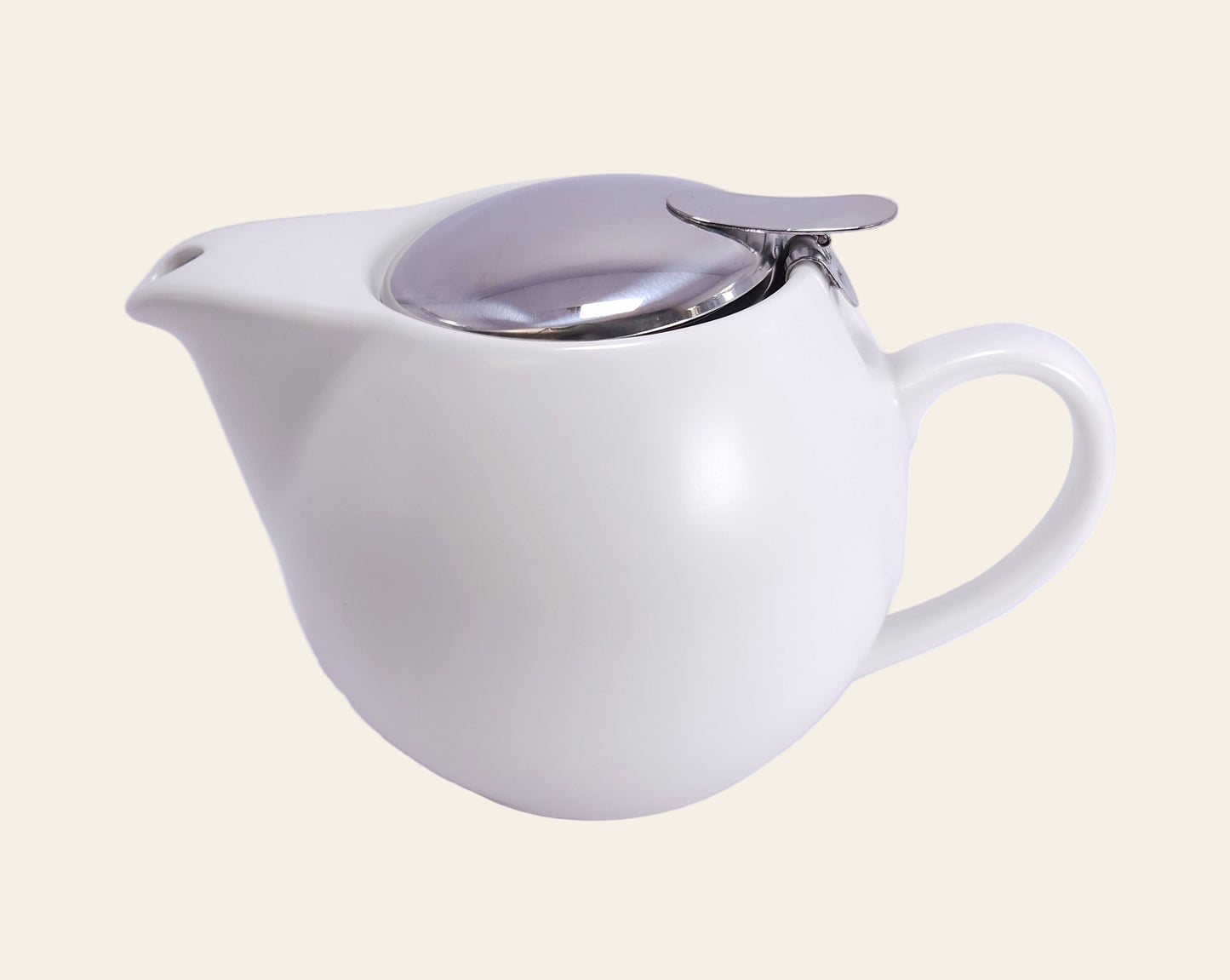 Théière en céramique blanche 500 ml, finition mate et filtre métallique amovible